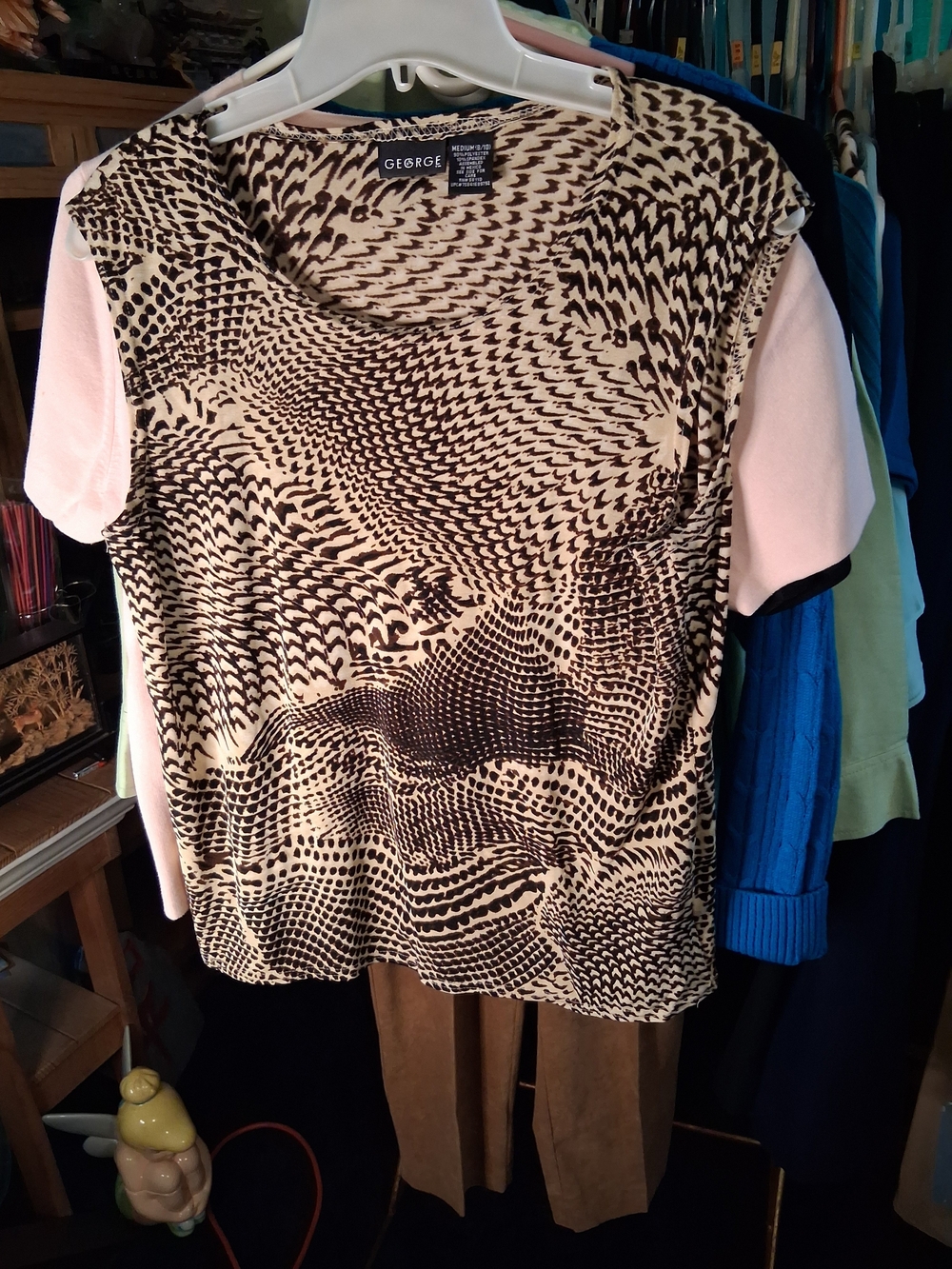 George Sleeveless Top in Beige, Black